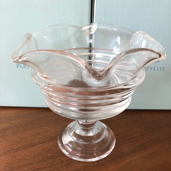 3/25✨ PartyLite Sundae Pillar Holder - Picture 2 of 6